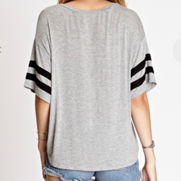 Caution To The Wind Loose Fit Strappy V-neck Short Sleeve Tee MED - Picture 2 of 9